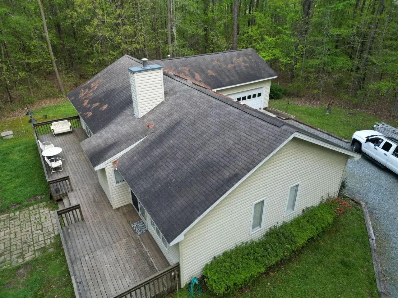 Roof on Beaver Dam Rd in Chapel Hill, NC before the roof replacement