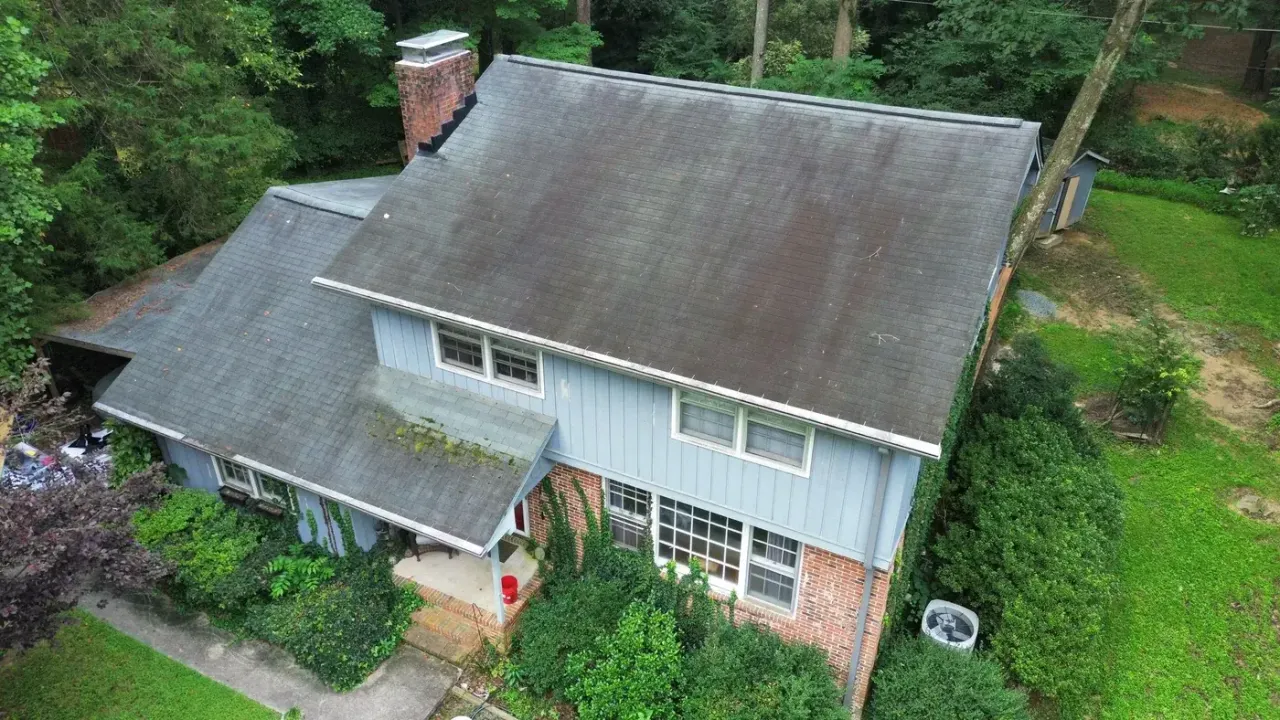Roof on Brandywine Rd in Chapel Hill, NC before the roof replacement