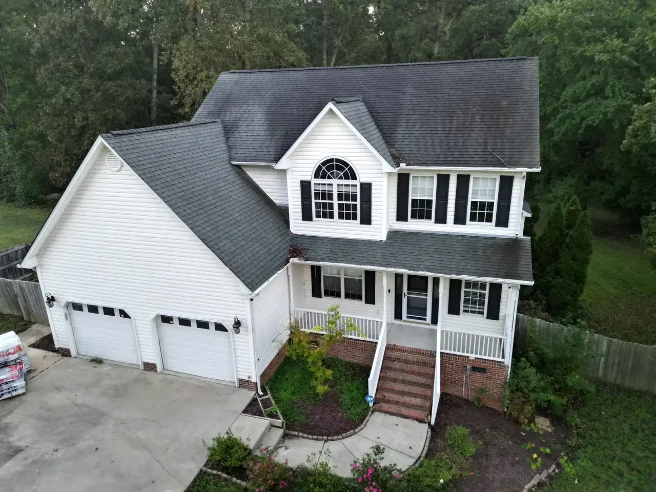Roof on Leach Dr in Garner, NC before the roof replacement