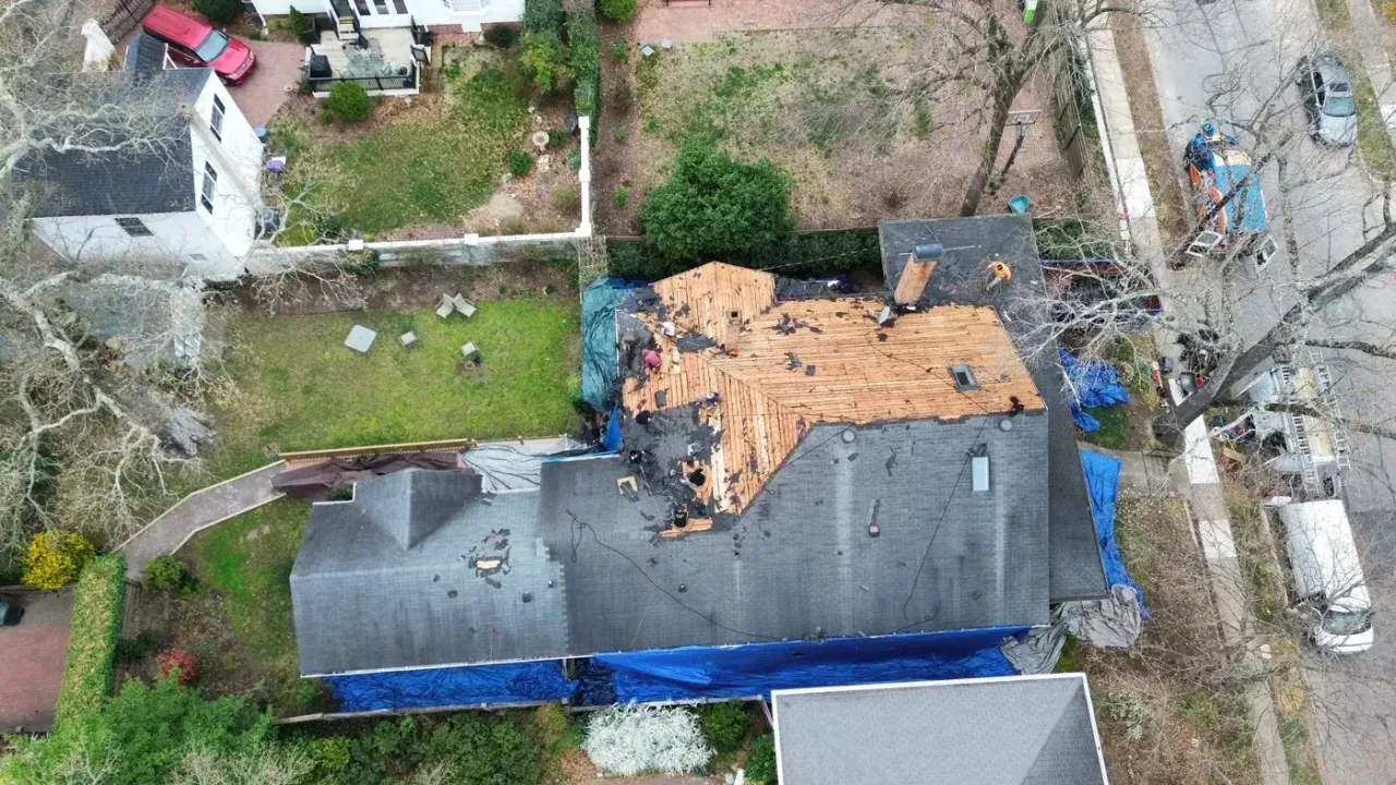 Roof on Park Dr in Raleigh, NC before the roof replacement
