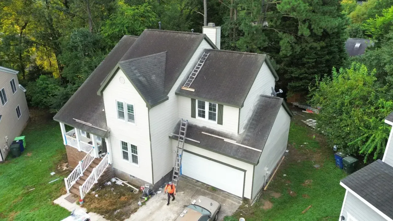 Roof on Wildoat Pl in Raleigh, NC before the roof replacement